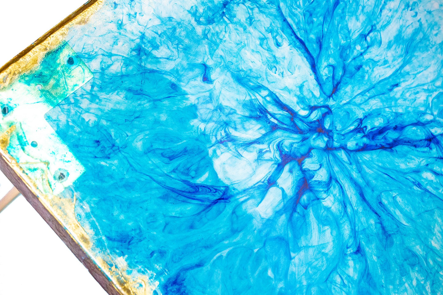 BLUE VENOM RESIN TABLE