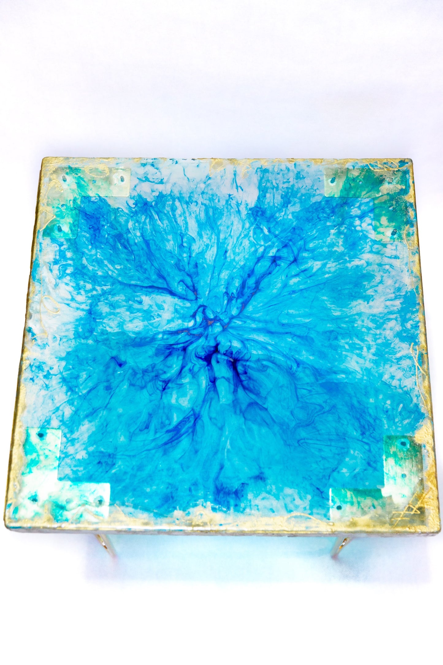 BLUE VENOM RESIN TABLE